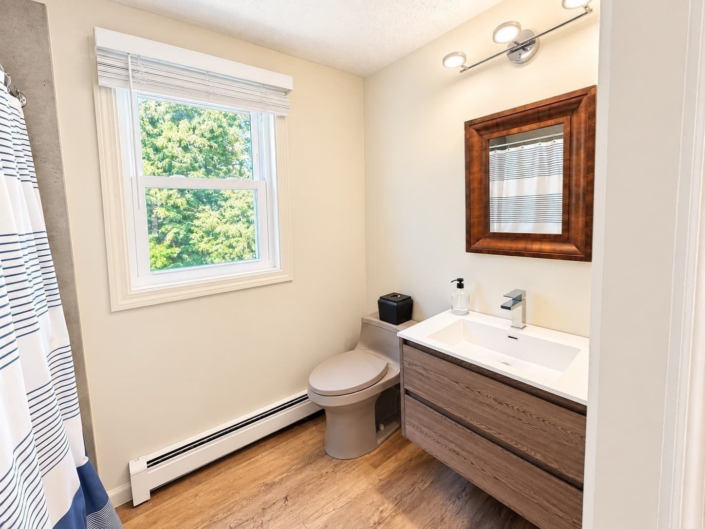 Single Family Residence at 233 Pinecrest Beach Dr, Falmouth MA 02536, Falmouth, photo 14 of 28