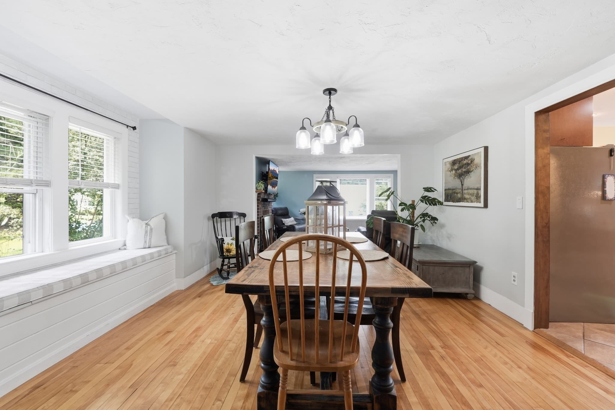 Single Family Residence at 31 Wildrose Ave, Worcester MA 01602, Worcester, photo 9 of 42