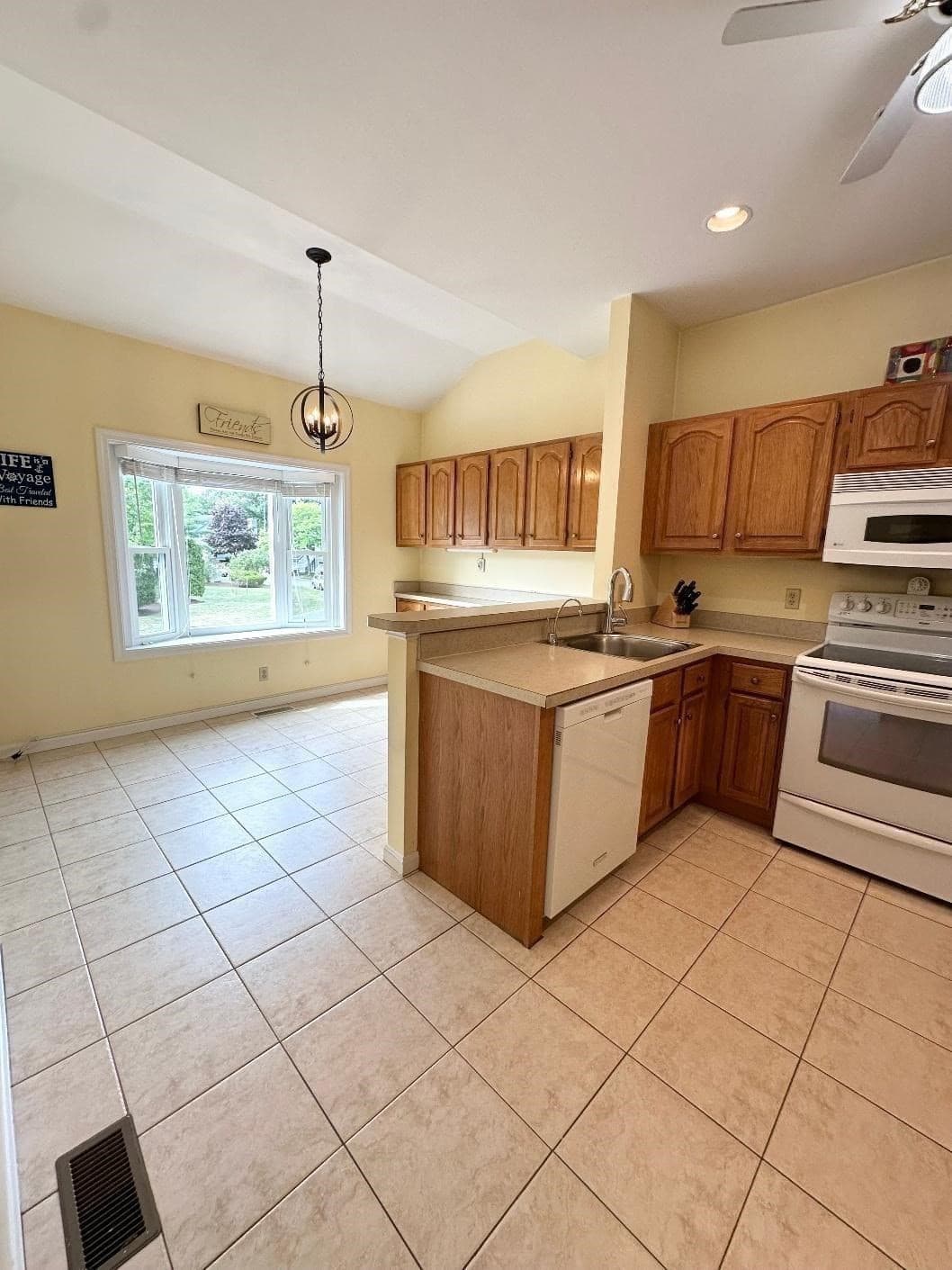 Condominium at 1200 Salem Street # 165, Lynnfield MA 01940, Lynnfield, photo 8 of 42