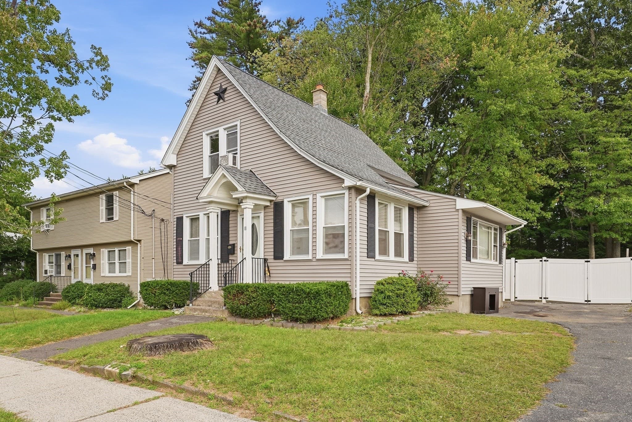 Single Family Residence at 11 Garrity St, Chicopee MA 01020, Chicopee, photo 3 of 34