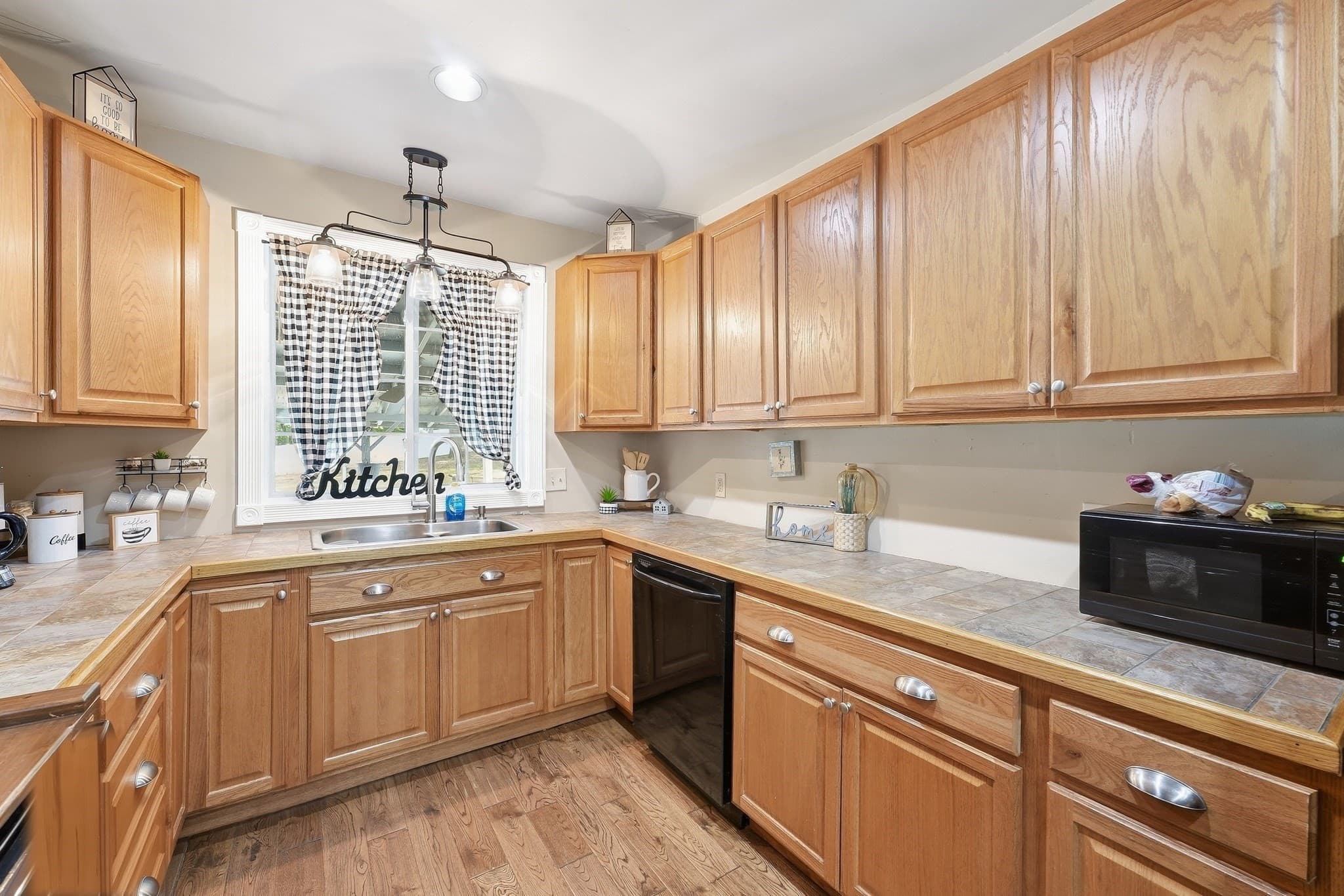 Single Family Residence at 11 Garrity St, Chicopee MA 01020, Chicopee, photo 10 of 34