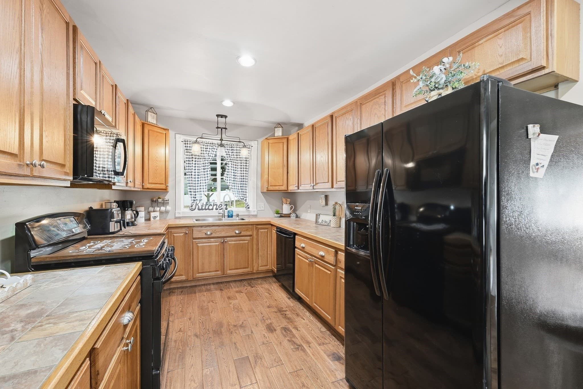 Single Family Residence at 11 Garrity St, Chicopee MA 01020, Chicopee, photo 8 of 34