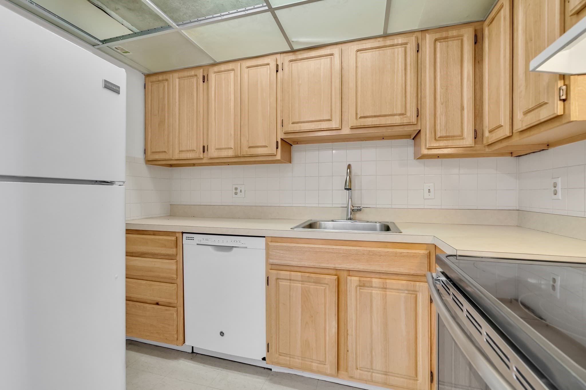 Condominium at 2353 Massachusetts # 31, Cambridge MA 02140, Cambridge, photo 9 of 28