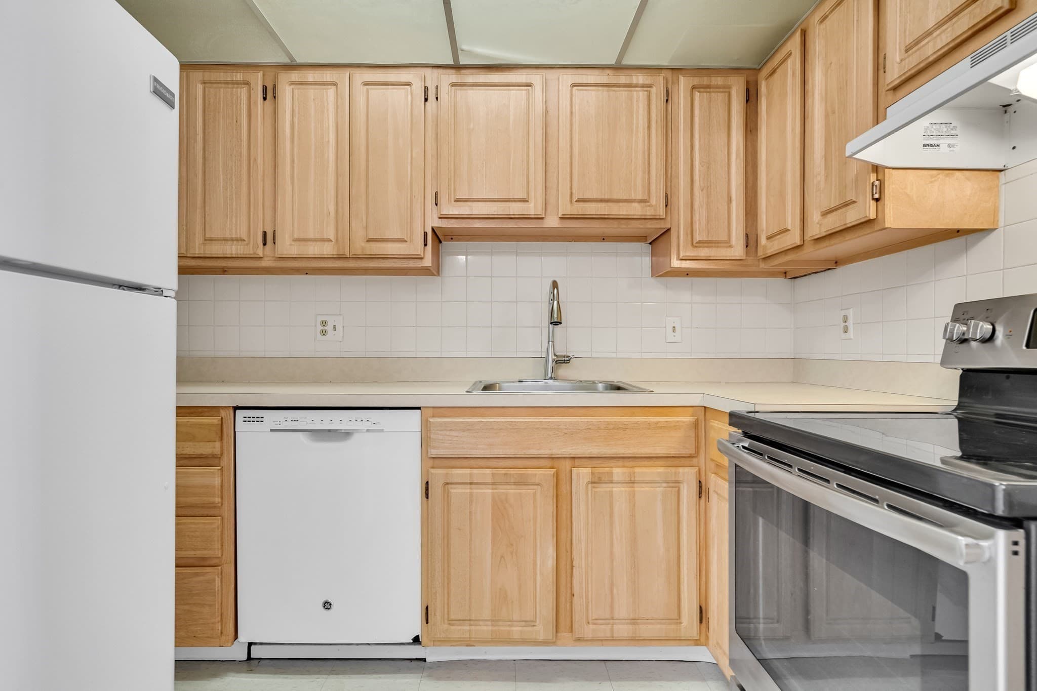 Condominium at 2353 Massachusetts # 31, Cambridge MA 02140, Cambridge, photo 8 of 28