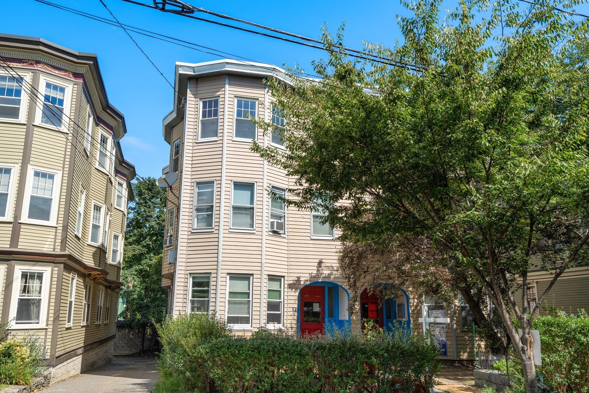 83 Francis St # 5, Brookline MA 02446