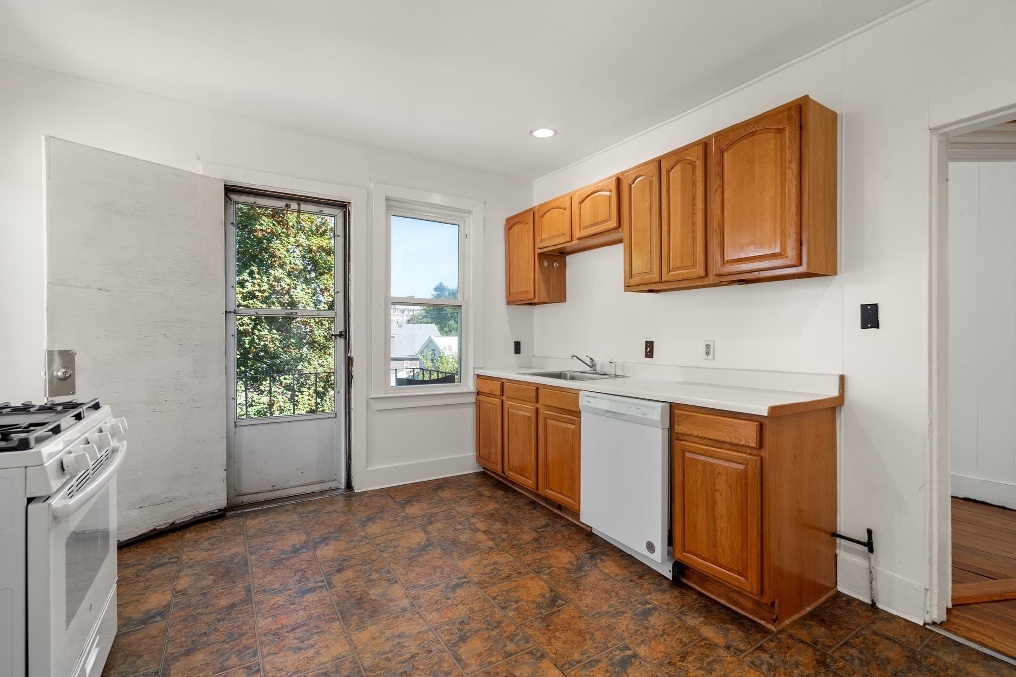 Condominium at 83 Francis St # 5, Brookline MA 02446, Brookline, photo 14 of 23