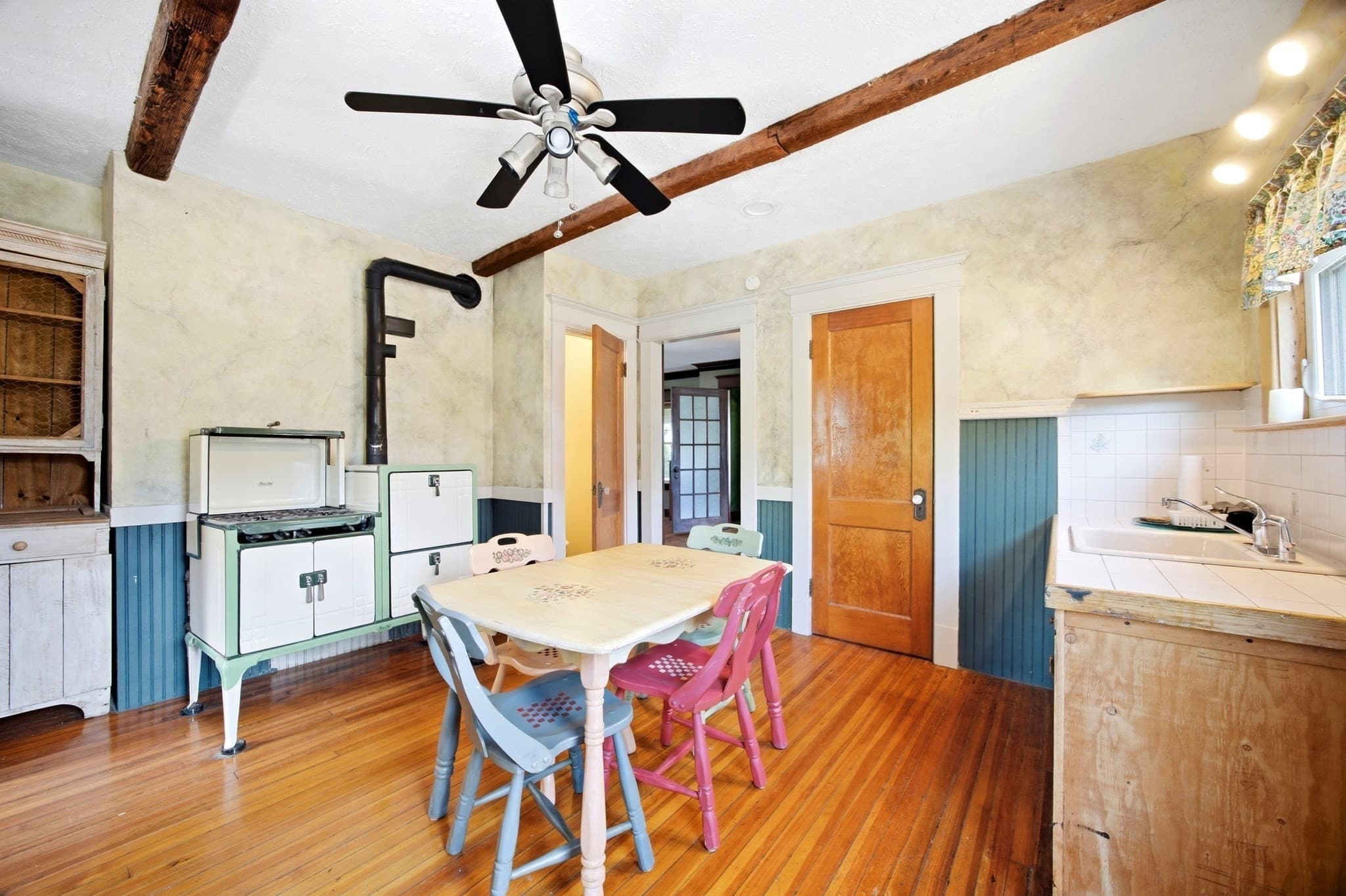 Single Family Residence at 111 Greenacre Avenue, Longmeadow MA 01106, Longmeadow, photo 3 of 30