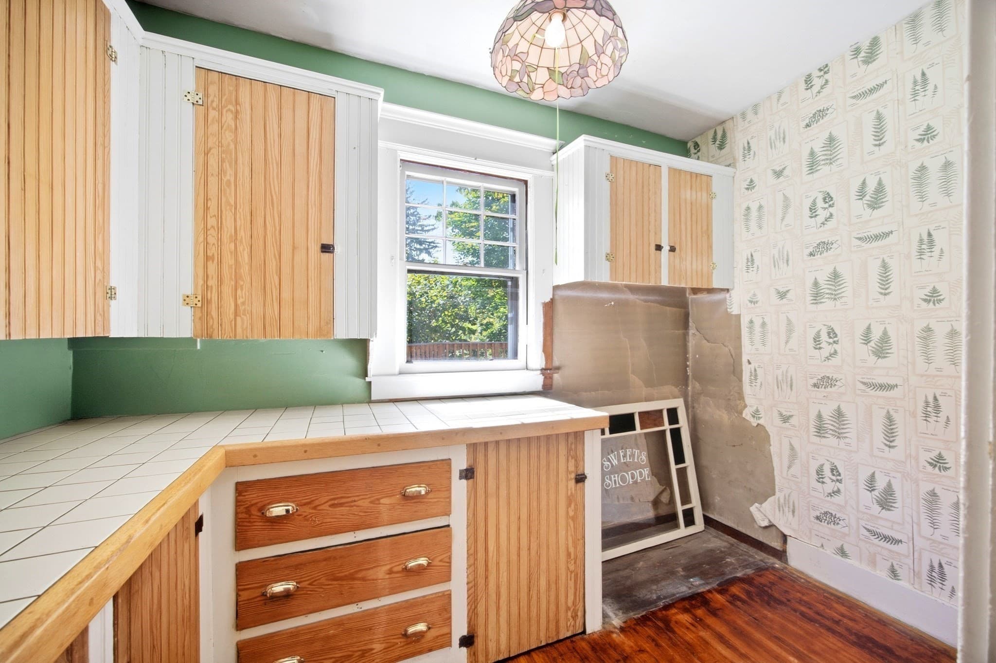 Single Family Residence at 111 Greenacre Avenue, Longmeadow MA 01106, Longmeadow, photo 5 of 30