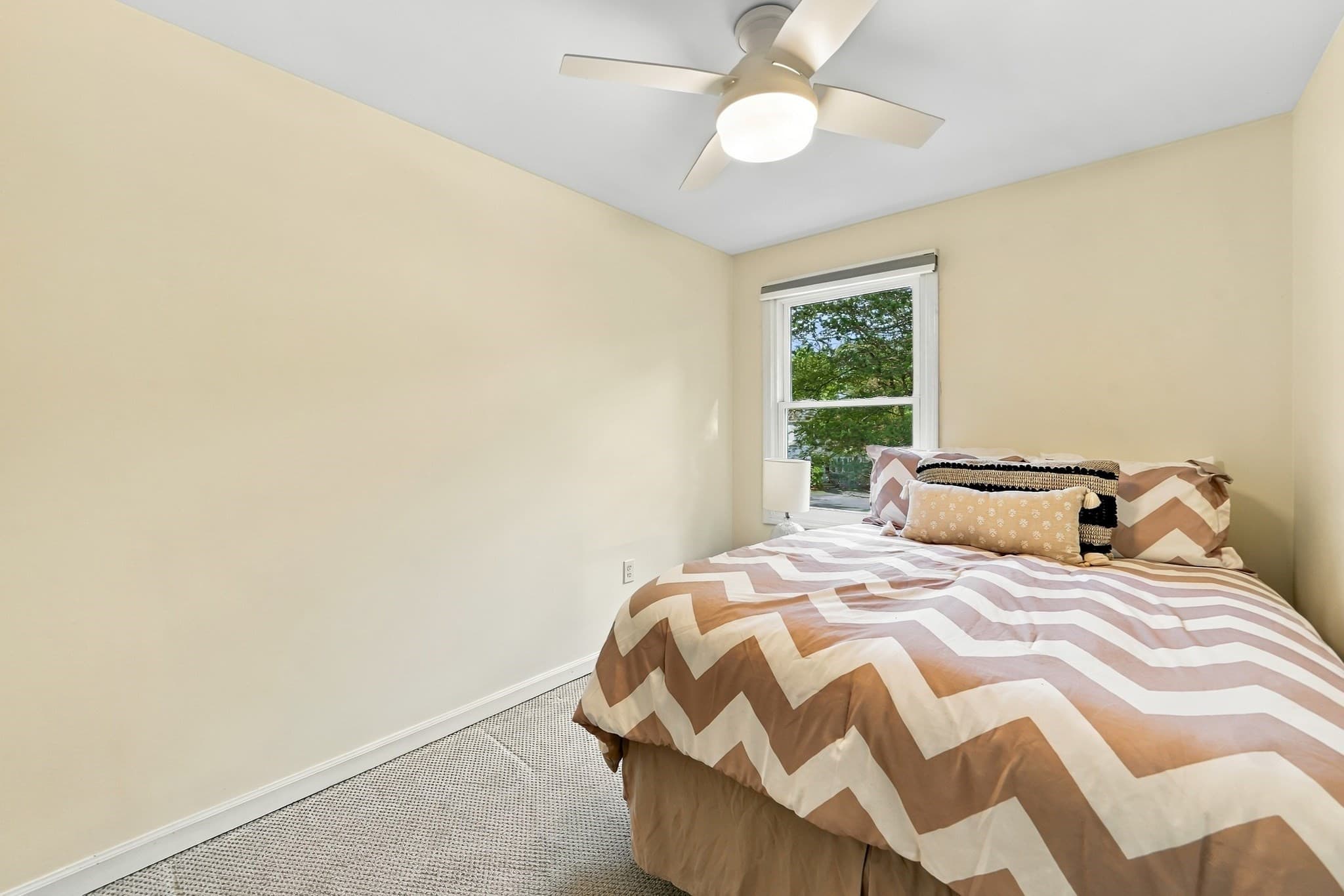 Condominium at 15 Northwoods Cir # 15, Woburn MA 01801, Woburn, photo 23 of 42