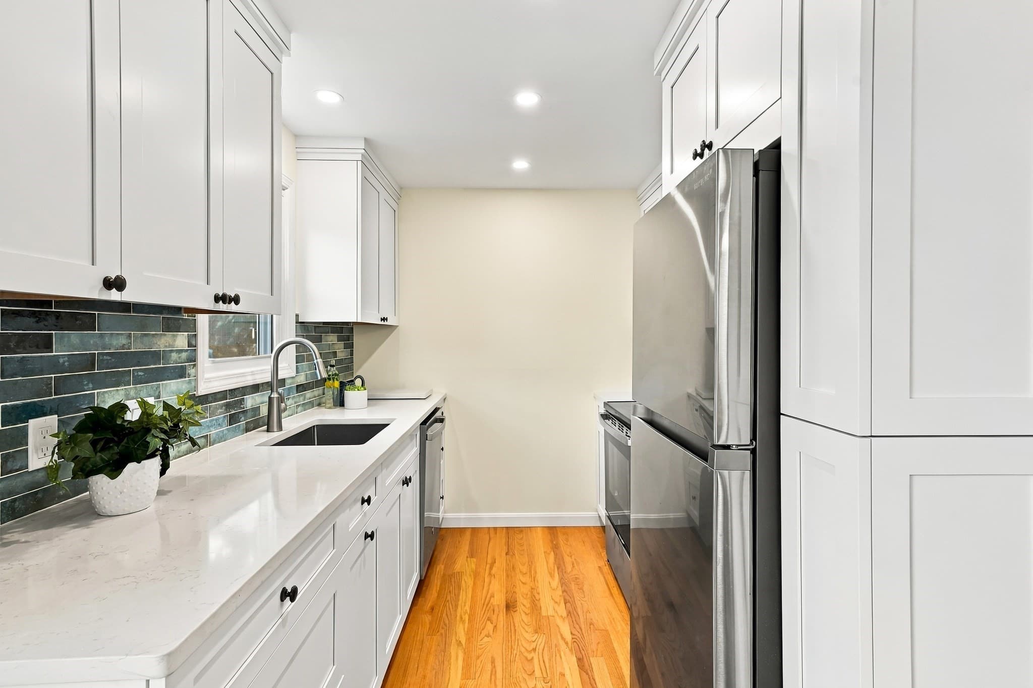 Condominium at 15 Northwoods Cir # 15, Woburn MA 01801, Woburn, photo 12 of 42