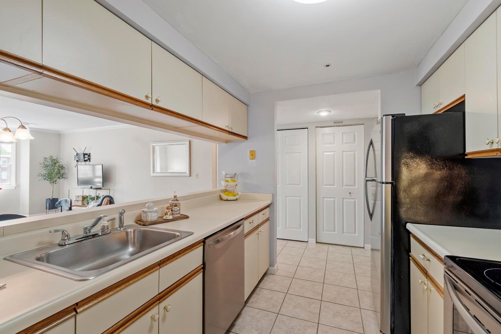 Condominium at 148 Main St # B534, North Andover MA 01845, North Andover, photo 13 of 41
