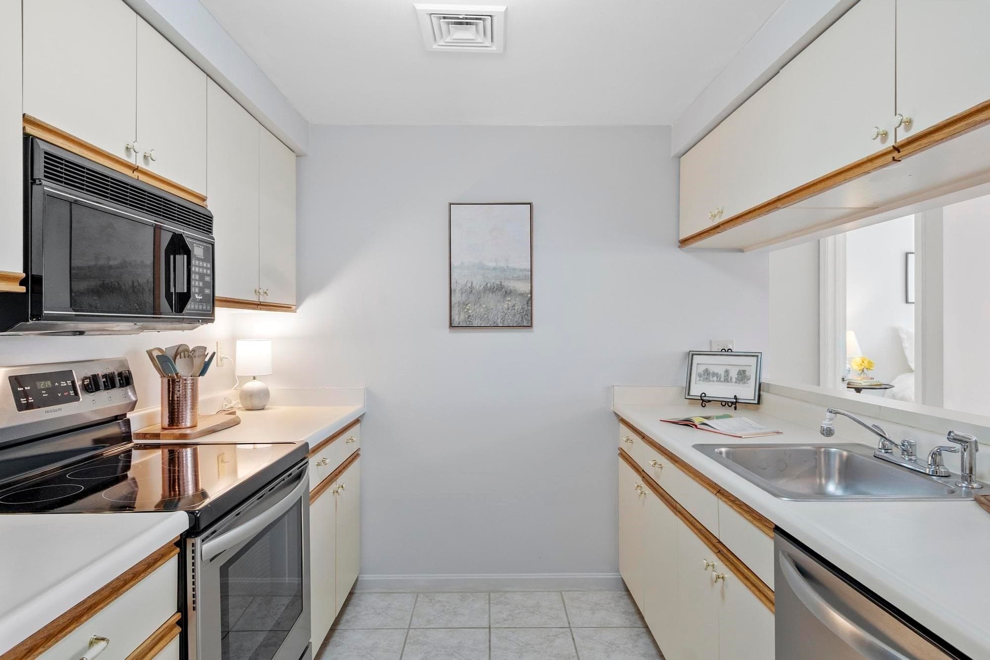 Condominium at 148 Main St # B534, North Andover MA 01845, North Andover, photo 12 of 41
