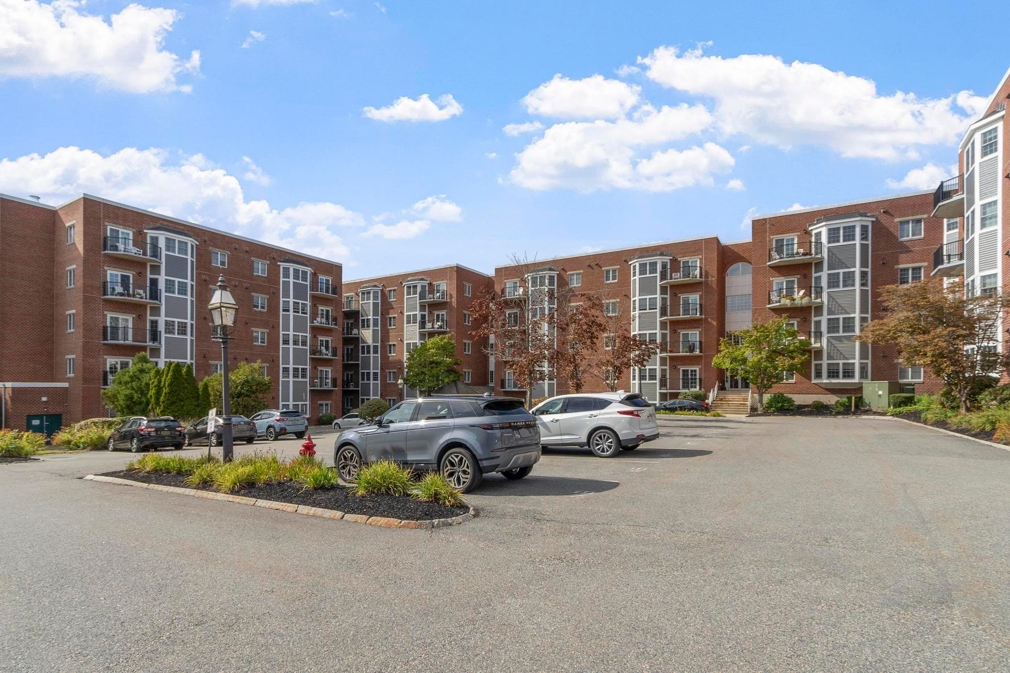 Condominium at 148 Main St # B534, North Andover MA 01845, North Andover, photo 33 of 41