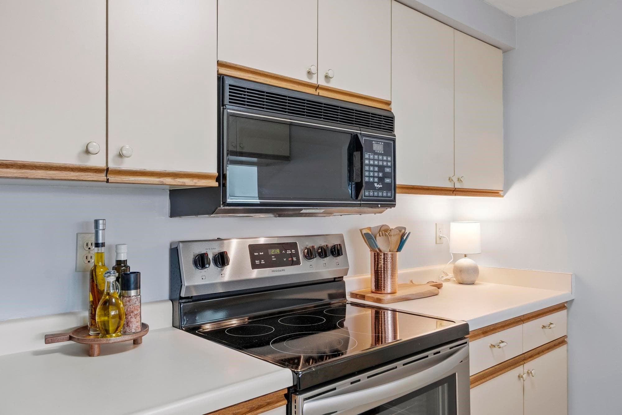 Condominium at 148 Main St # B534, North Andover MA 01845, North Andover, photo 14 of 41
