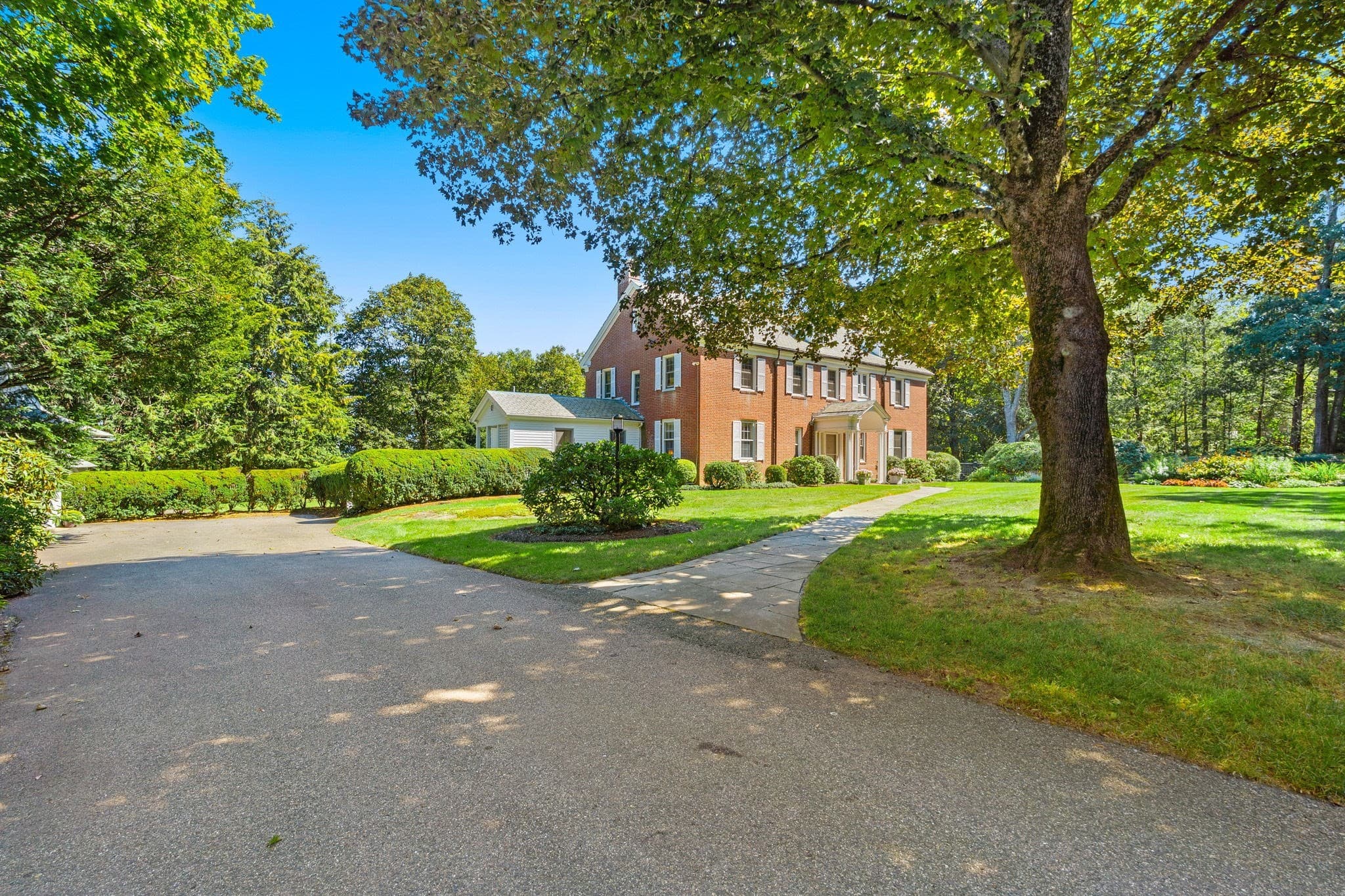 Single Family Residence at 8 Oakmount Circle, Lexington MA 02420, Lexington, photo 2 of 42