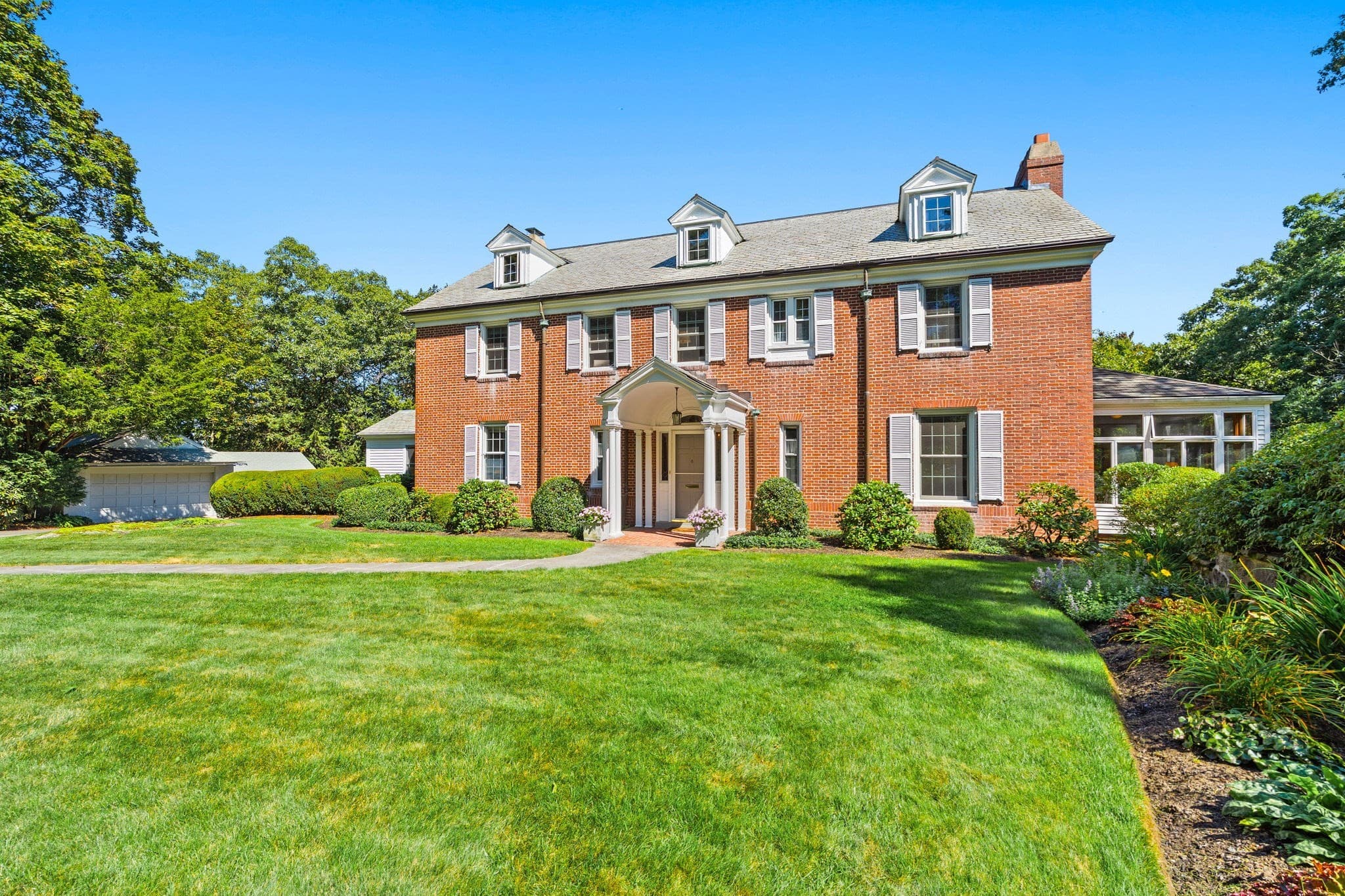 Single Family Residence at 8 Oakmount Circle, Lexington MA 02420, Lexington, photo 3 of 42