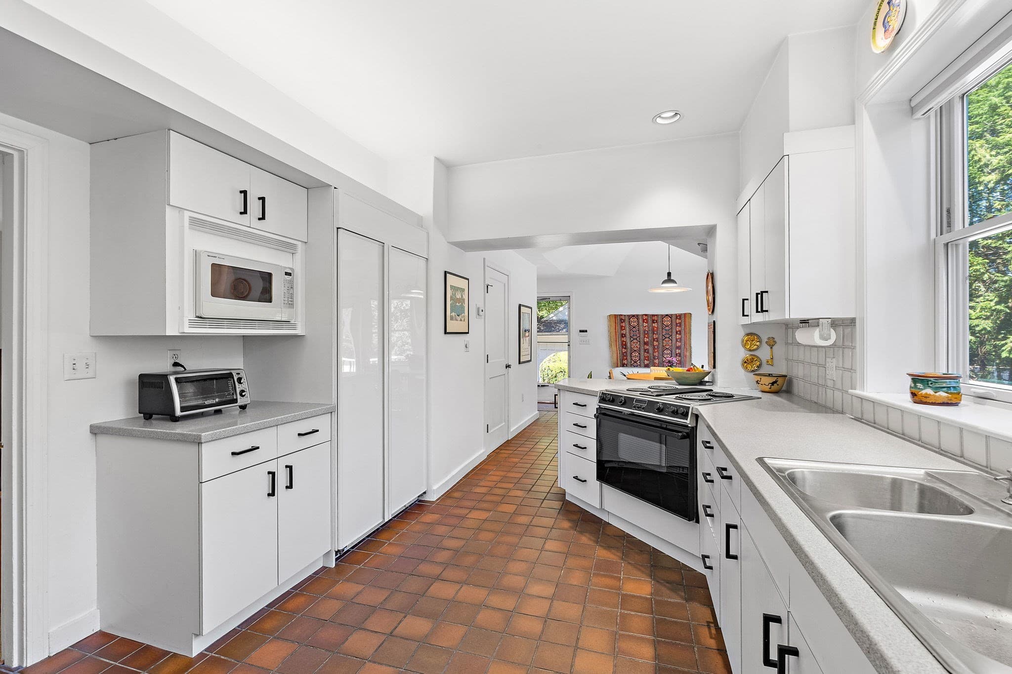 Single Family Residence at 8 Oakmount Circle, Lexington MA 02420, Lexington, photo 14 of 42