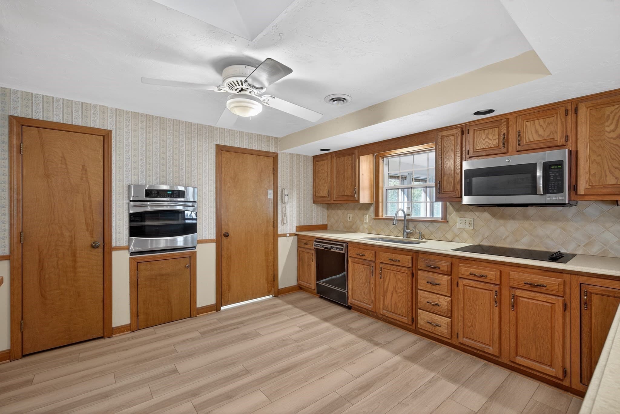 Single Family Residence at 532 Hill St, Raynham MA 02767, Raynham, photo 16 of 31