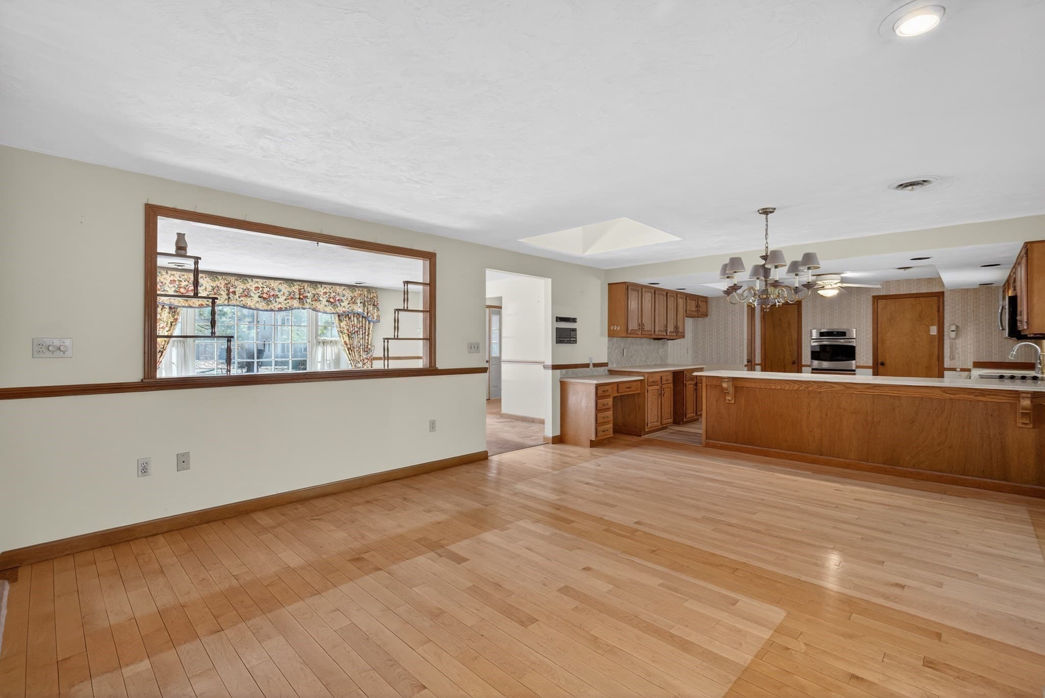 Single Family Residence at 532 Hill St, Raynham MA 02767, Raynham, photo 8 of 31