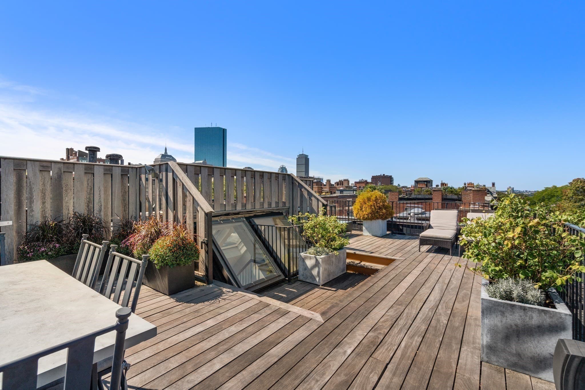 Condominium at 140 Mount Vernon PH, Boston MA 02108, Boston, photo 2 of 23