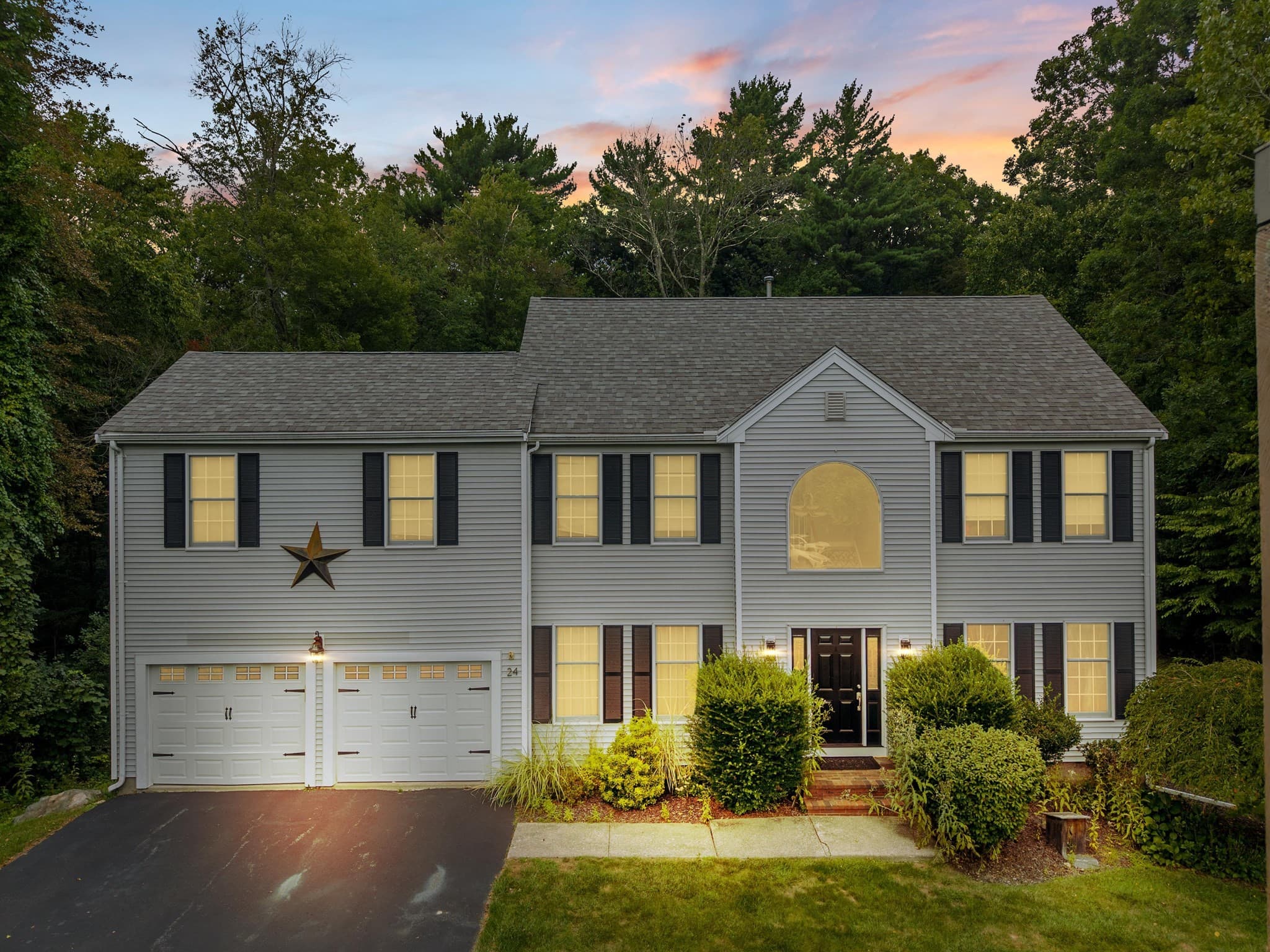 24 Penniman Cir, Stoughton MA 02072