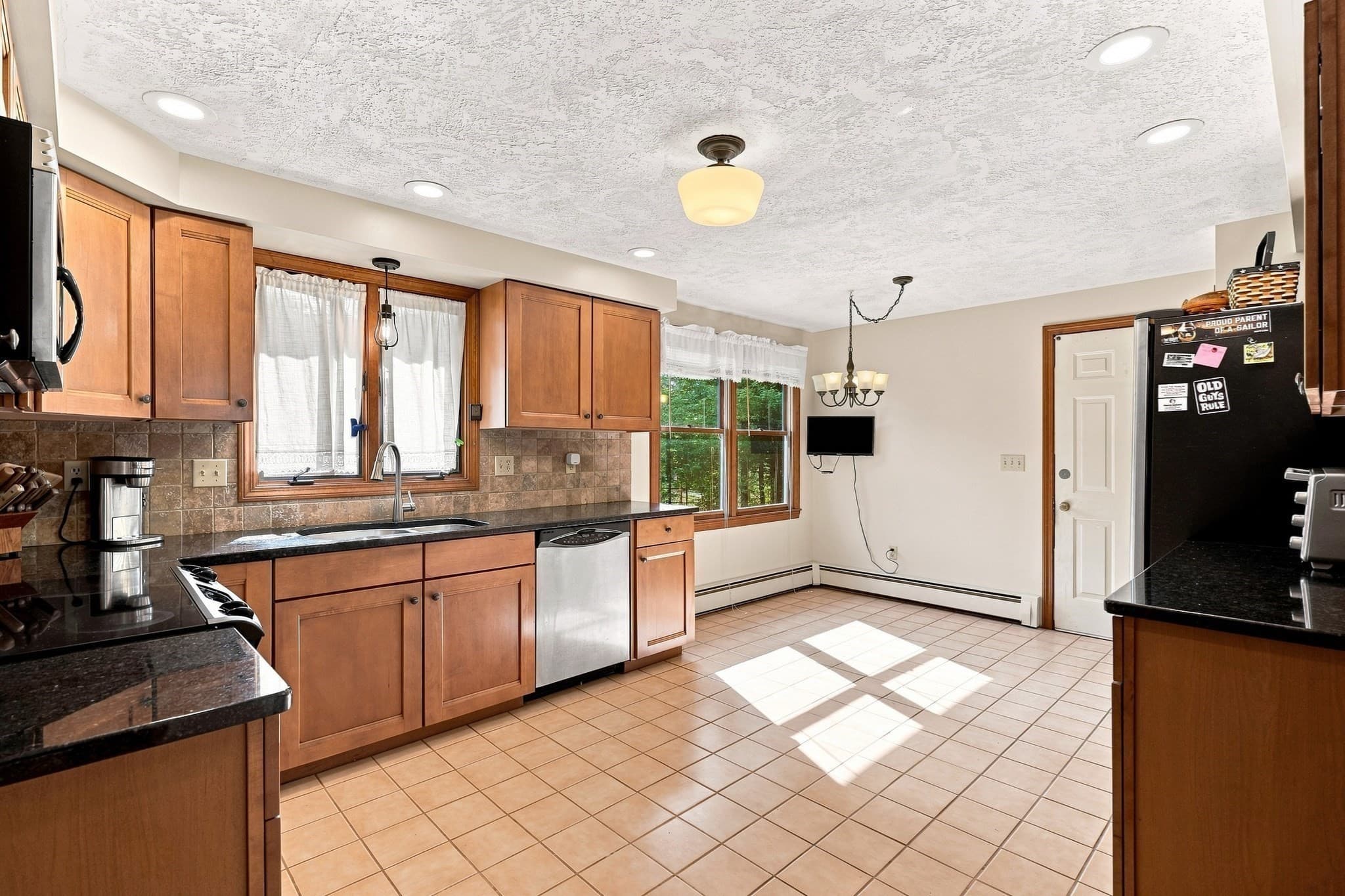 Single Family Residence at 6 Laurel Road, Blackstone MA 01504, Blackstone, photo 10 of 37