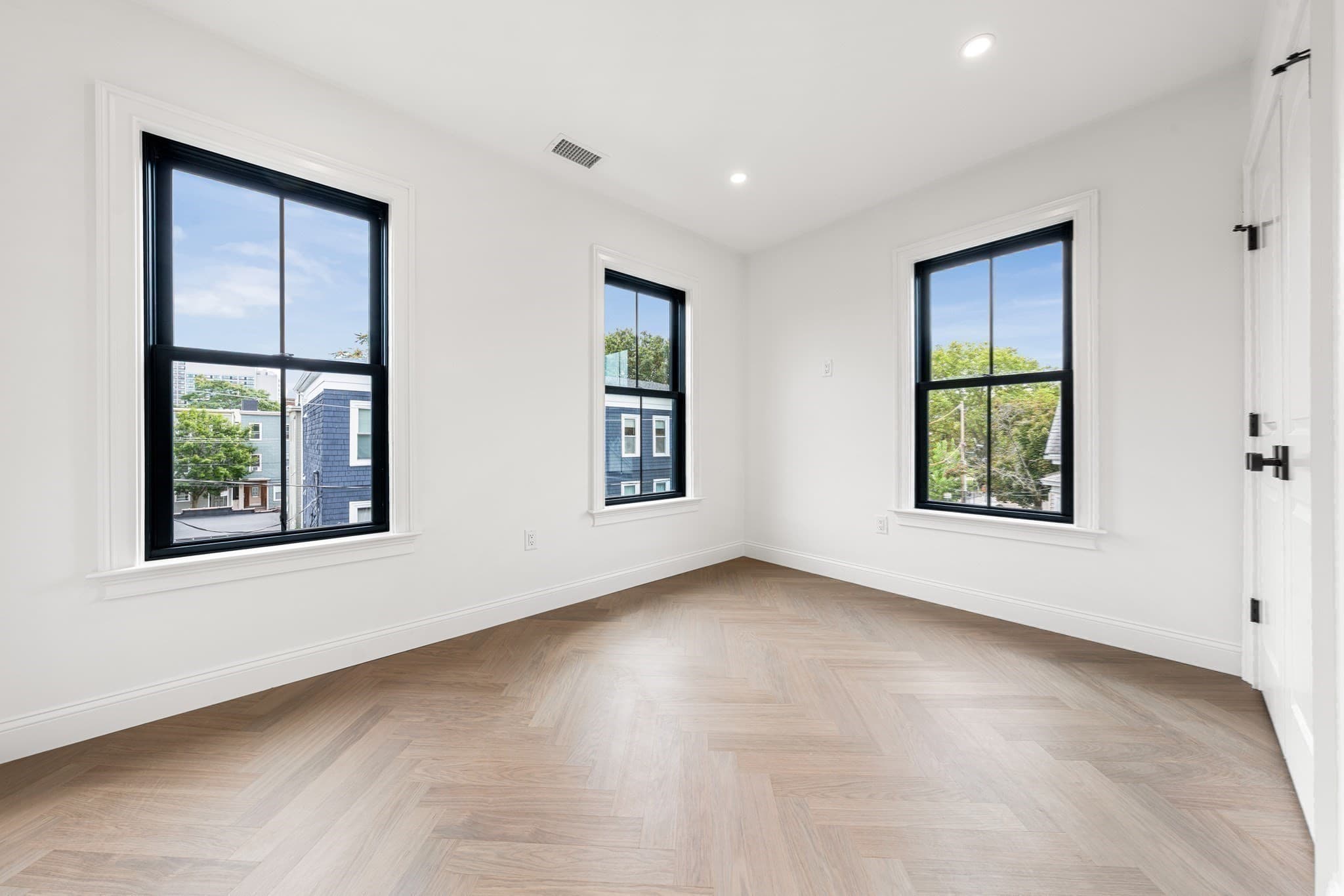Condominium at 15 Hunting Street # 6, Cambridge MA 02141, Cambridge, photo 12 of 16