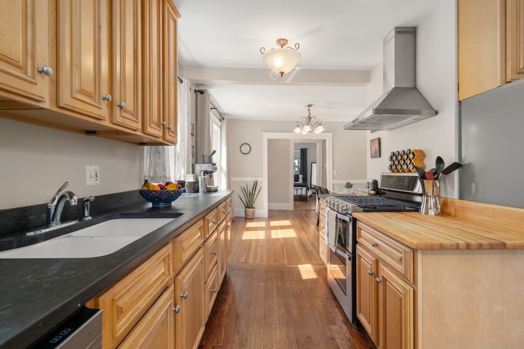 Condominium at 37 Everett St # 1, Waltham MA 02453, Waltham, photo 15 of 22