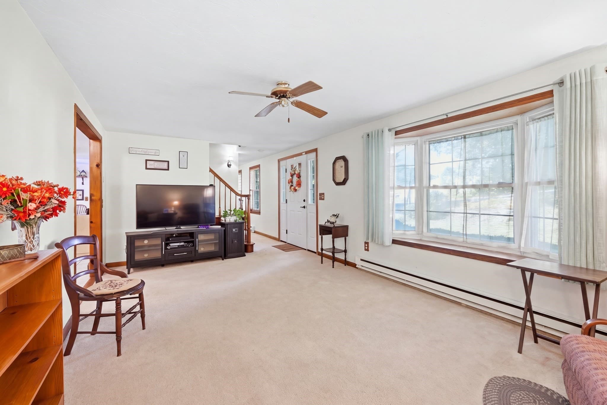 Single Family Residence at 8 Glenmere Rd, Charlton MA 01507, Charlton, photo 7 of 29