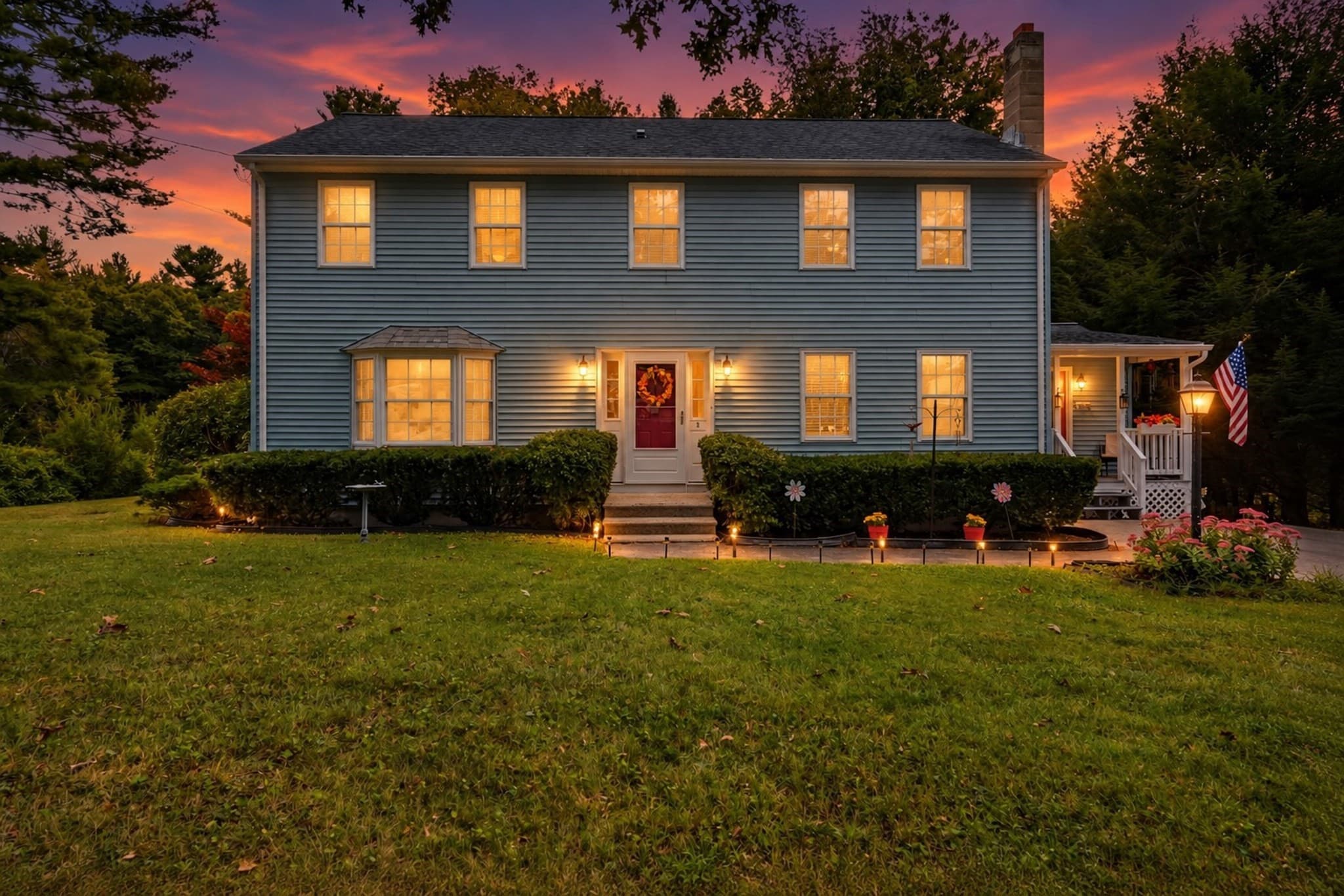 8 Glenmere Rd, Charlton MA 01507