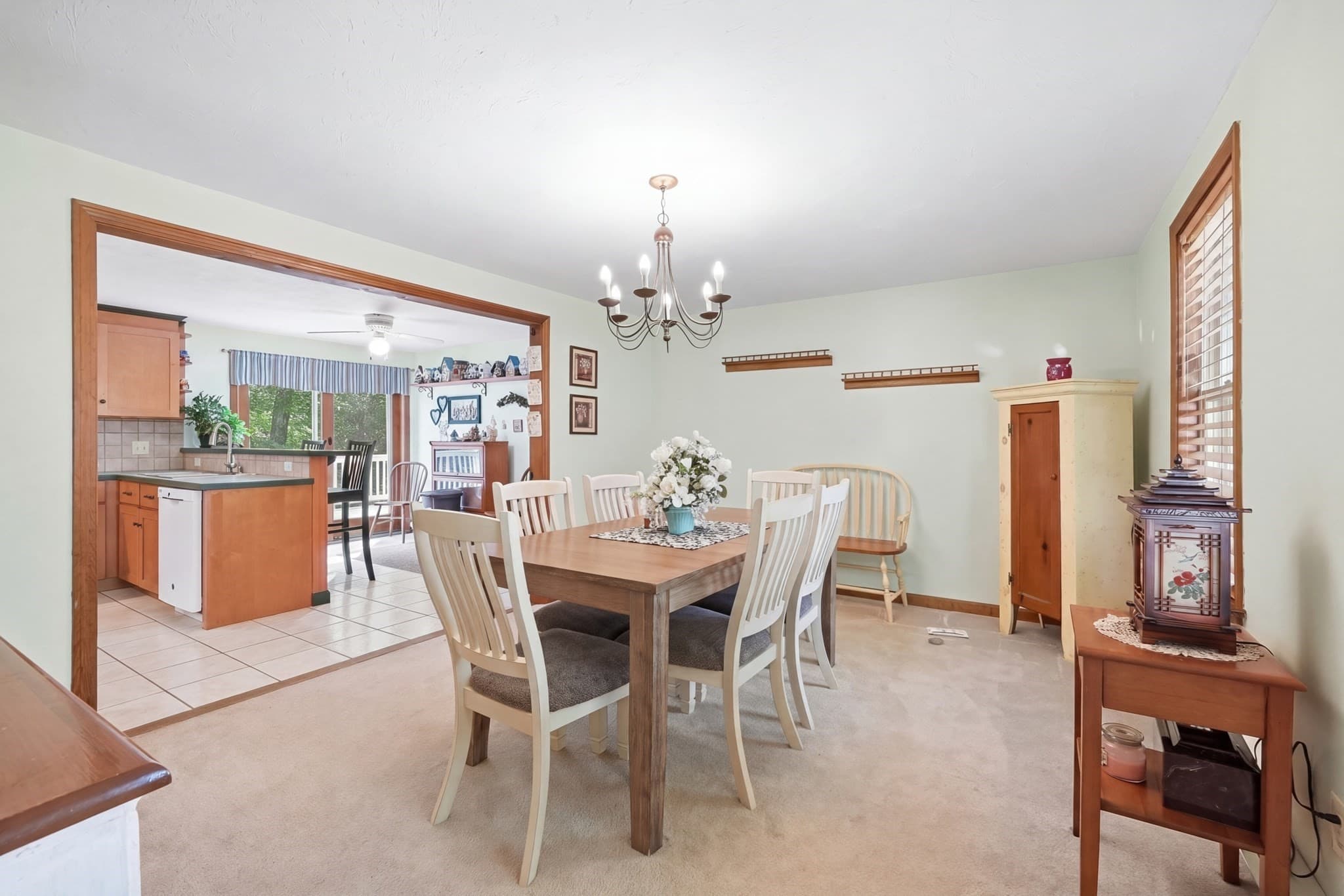 Single Family Residence at 8 Glenmere Rd, Charlton MA 01507, Charlton, photo 5 of 29
