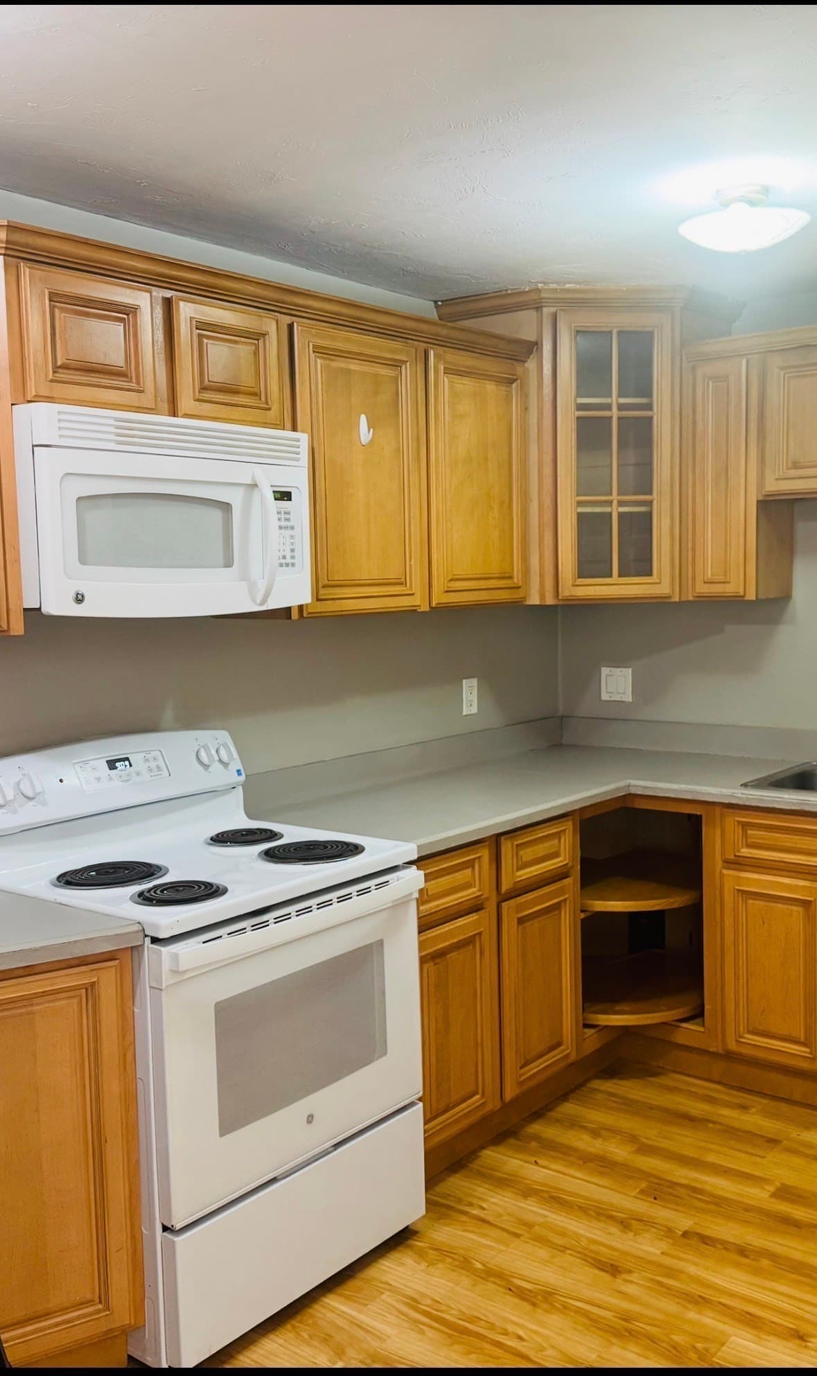 Condominium at 9 Chapel Hill Dr. # 6, Plymouth MA 02360, Plymouth, photo 2 of 18