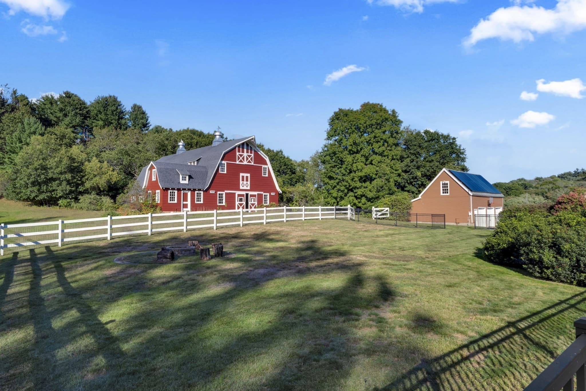 Single Family Residence at 304 Warren Rd, Brimfield MA 01010, photo 6 of 42
