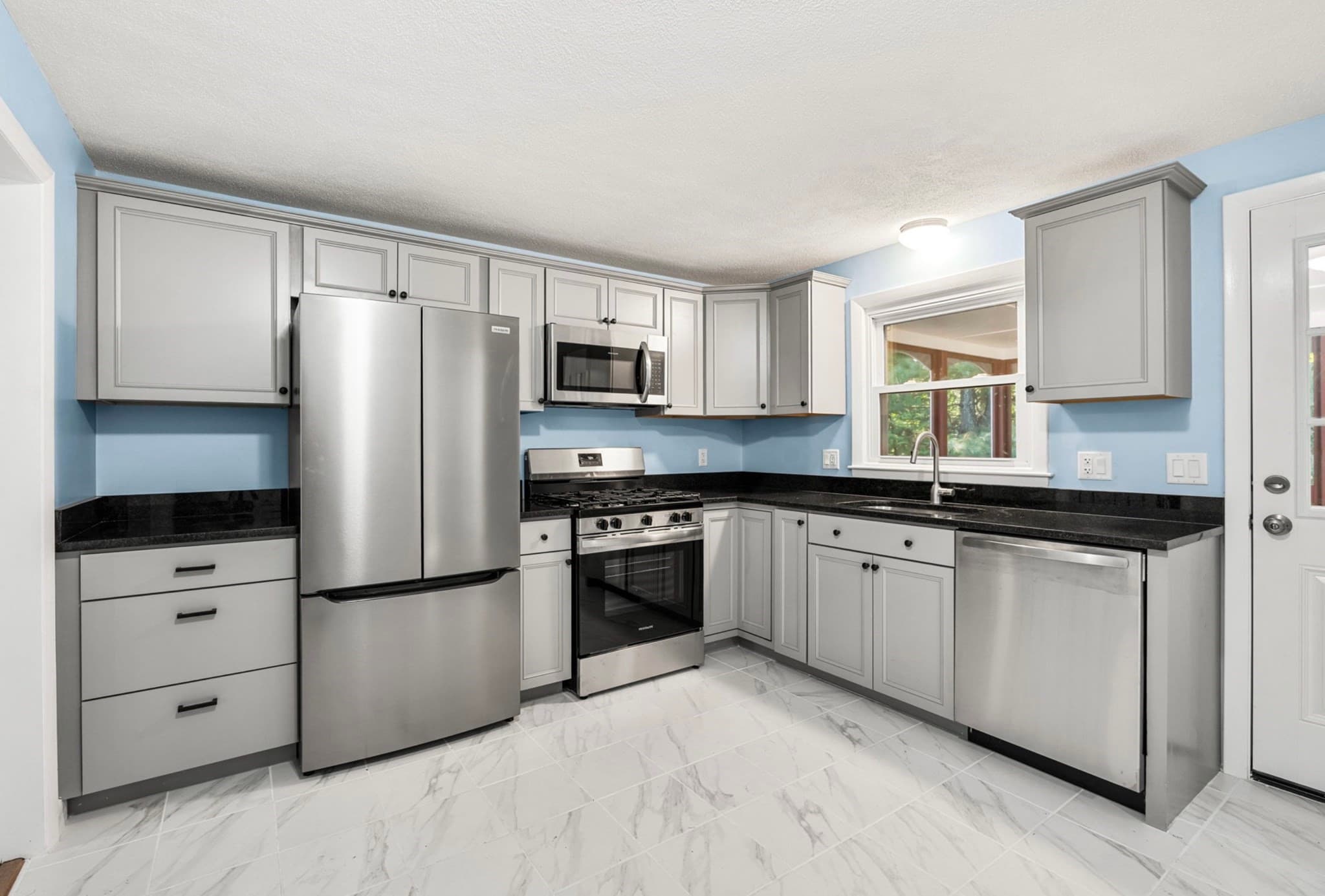 Single Family Residence at 3 Bradley Road, Andover MA 01810, Andover, photo 10 of 42