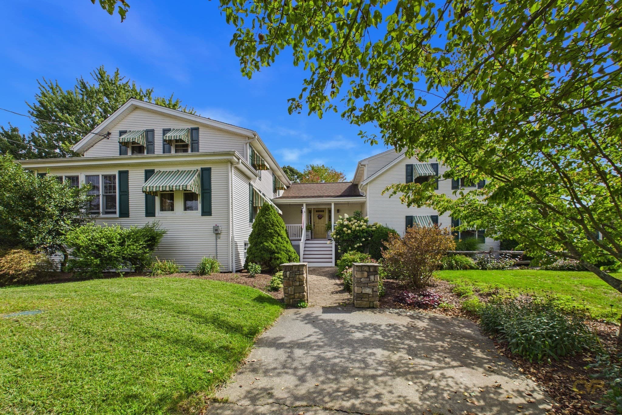 555 Sharps Lot Rd, Swansea MA 02777