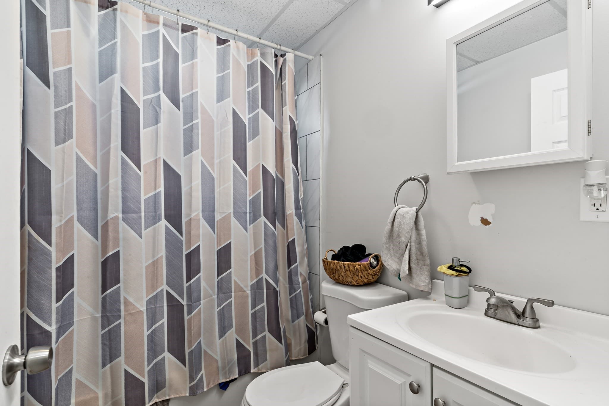 5-9 Family at 86 Beetle St, New Bedford MA 02746, New Bedford, photo 23 of 38