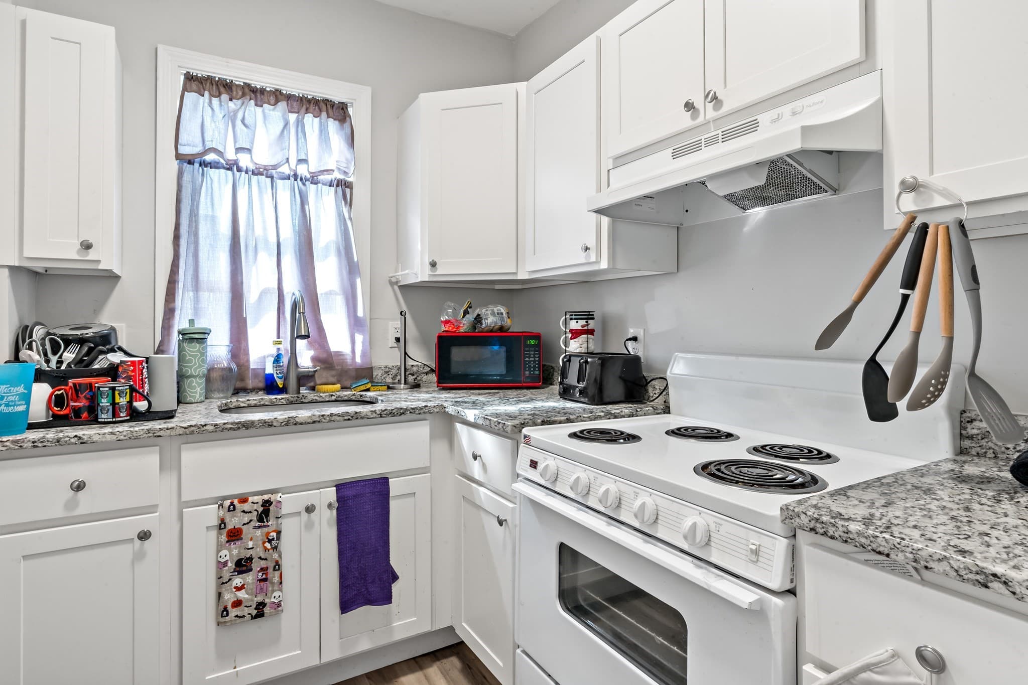 5-9 Family at 86 Beetle St, New Bedford MA 02746, New Bedford, photo 30 of 38