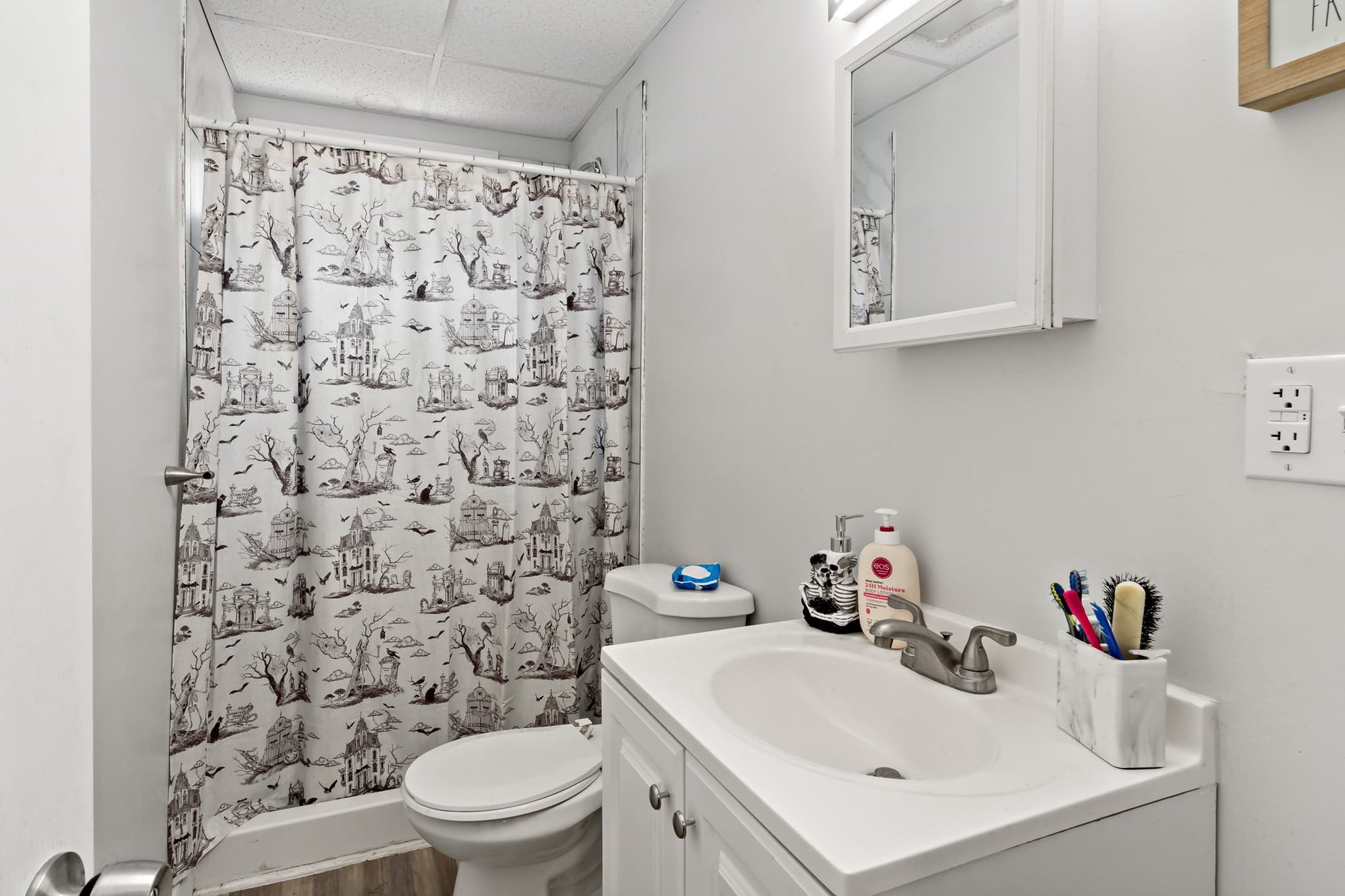 5-9 Family at 86 Beetle St, New Bedford MA 02746, New Bedford, photo 33 of 38