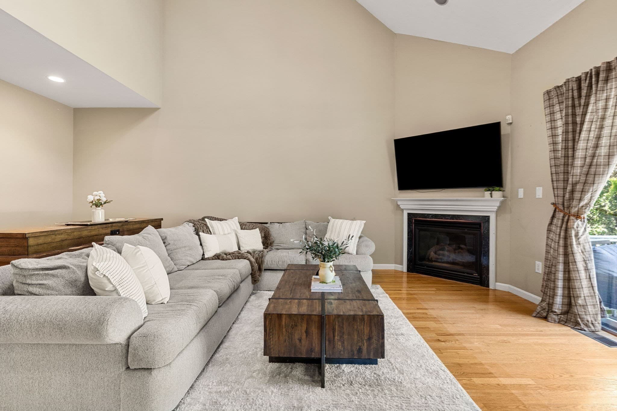 Condominium at 63 Landing Dr # 63, Methuen MA 01844, Methuen, photo 10 of 41