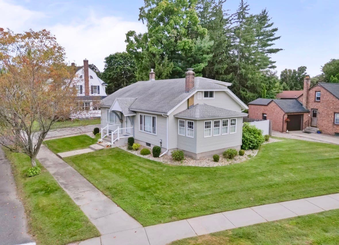 Single Family Residence at 6 Van Horn Street, West Springfield MA 01089, West Springfield, photo 2 of 40