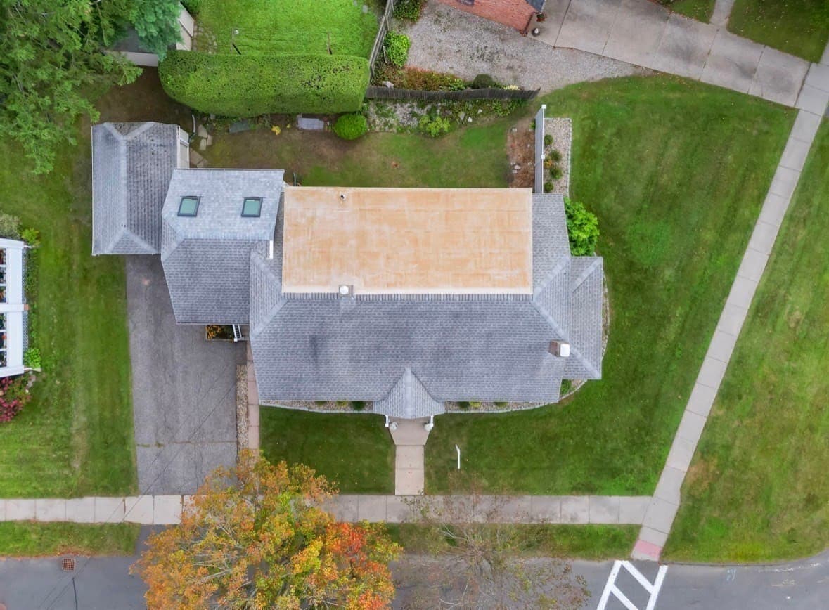 Single Family Residence at 6 Van Horn Street, West Springfield MA 01089, West Springfield, photo 6 of 40