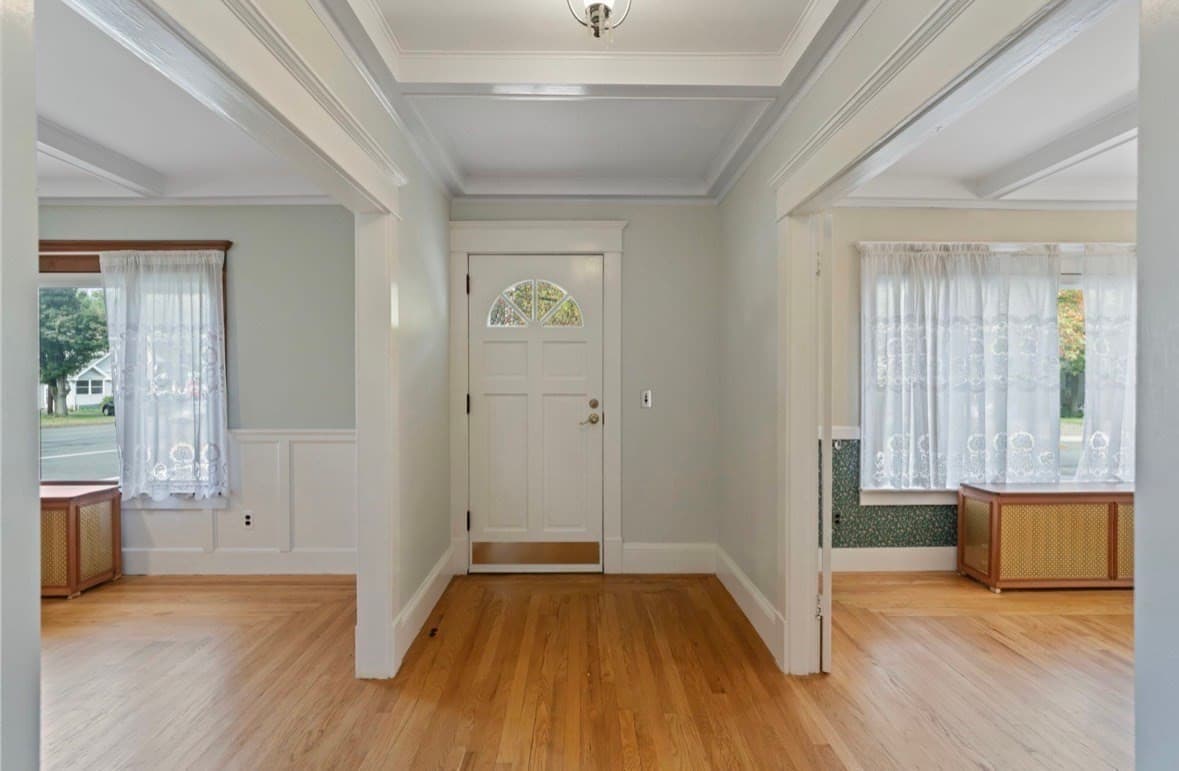 Single Family Residence at 6 Van Horn Street, West Springfield MA 01089, West Springfield, photo 7 of 40