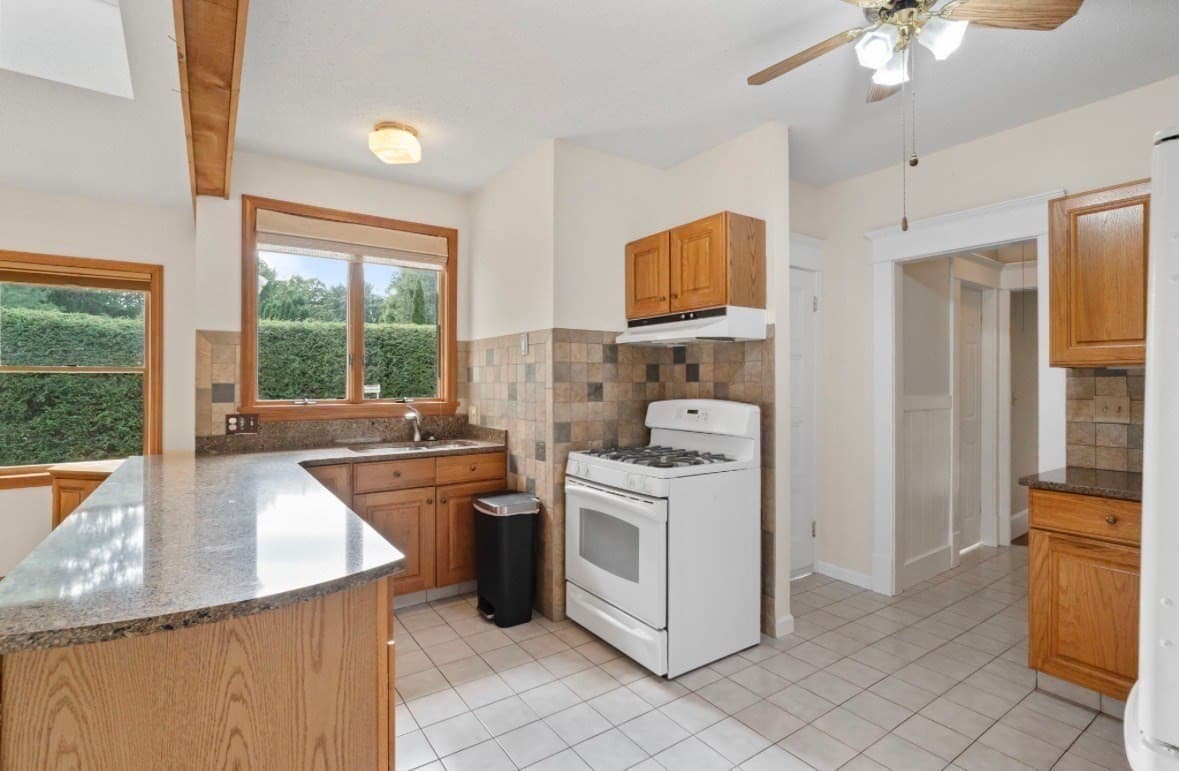 Single Family Residence at 6 Van Horn Street, West Springfield MA 01089, West Springfield, photo 21 of 40