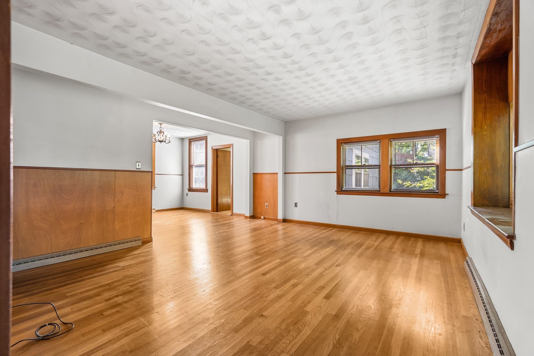 2 Family - 2 Units Up/Down at 131 Altamont Ave, Melrose MA 02176, Melrose, photo 3 of 33