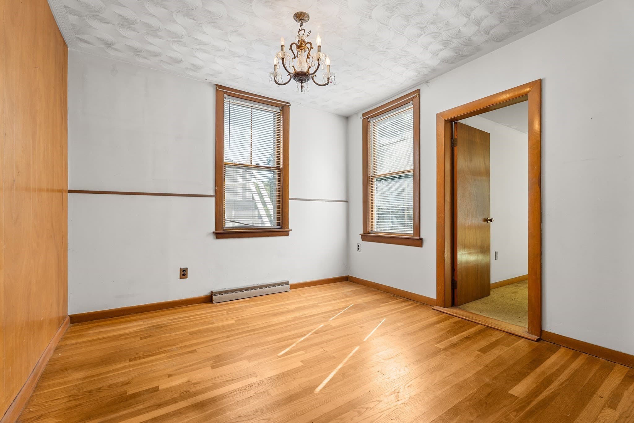 2 Family - 2 Units Up/Down at 131 Altamont Ave, Melrose MA 02176, Melrose, photo 5 of 33