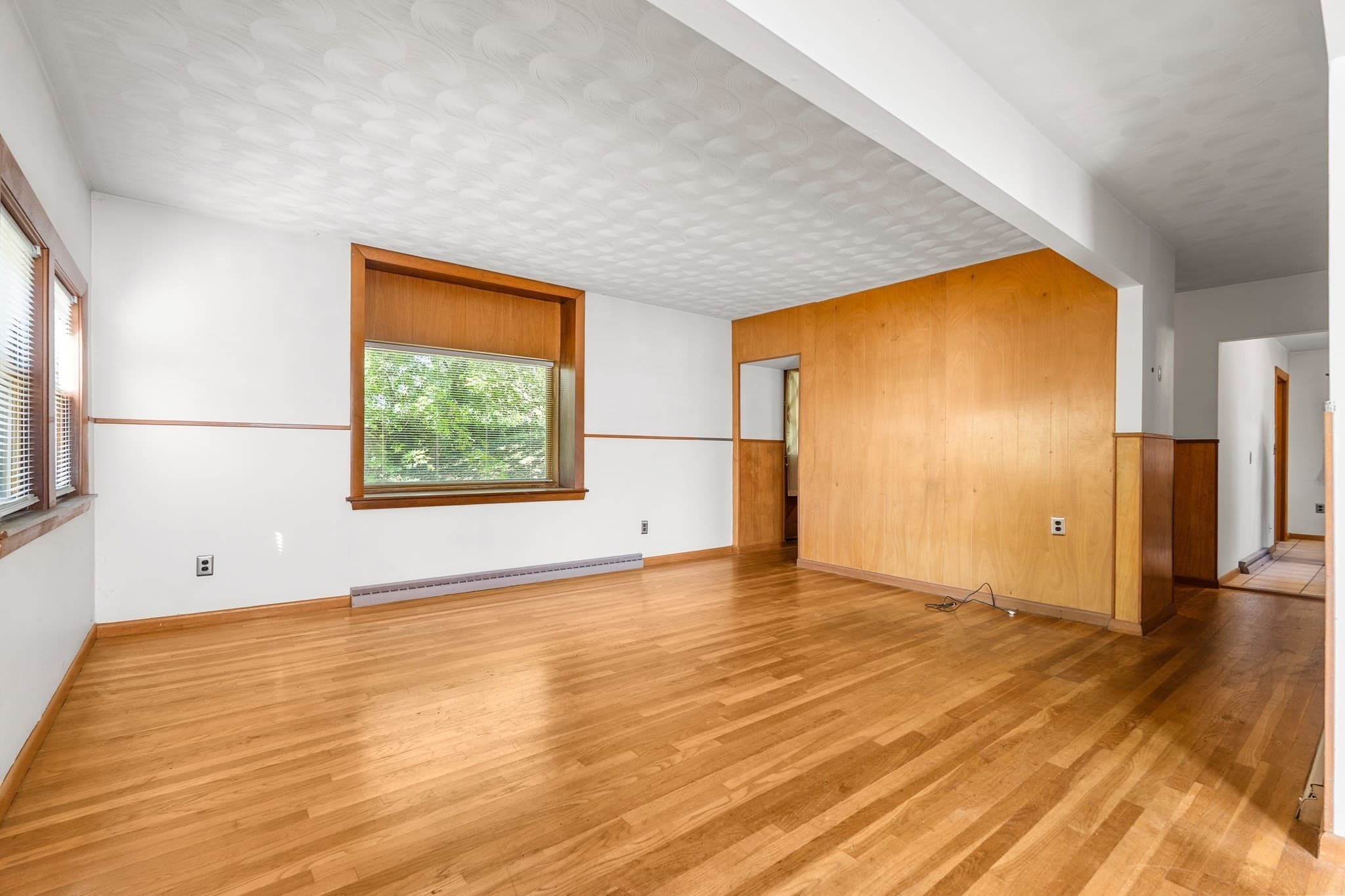2 Family - 2 Units Up/Down at 131 Altamont Ave, Melrose MA 02176, Melrose, photo 4 of 33