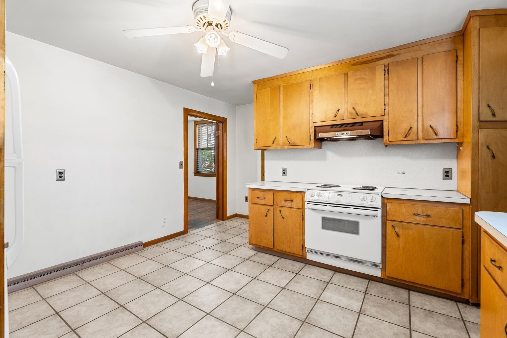 2 Family - 2 Units Up/Down at 131 Altamont Ave, Melrose MA 02176, Melrose, photo 8 of 33