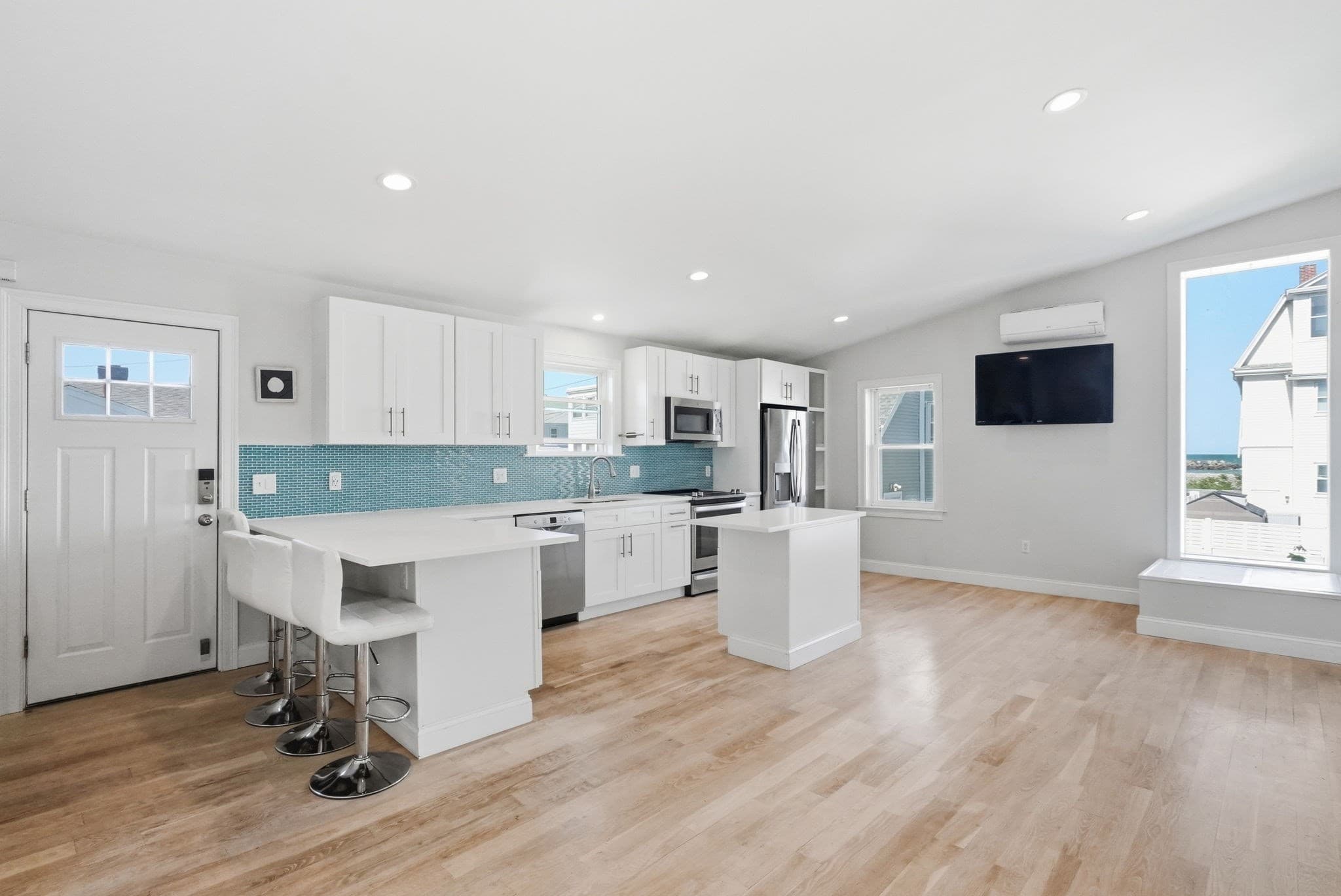 Condominium at 34 Underhill Street # 4, Winthrop MA 02152, Winthrop, photo 5 of 17