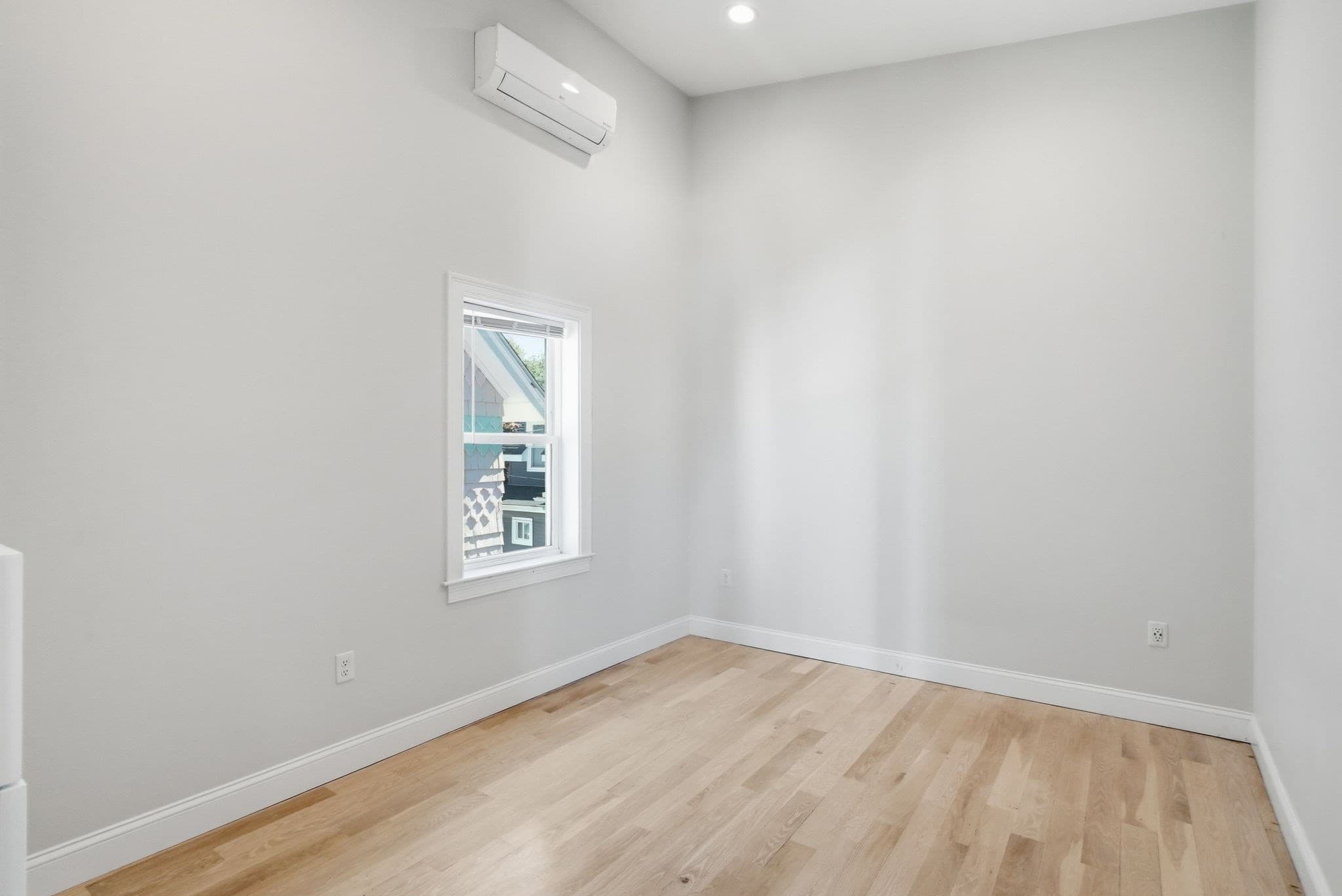 Condominium at 34 Underhill Street # 4, Winthrop MA 02152, Winthrop, photo 8 of 17