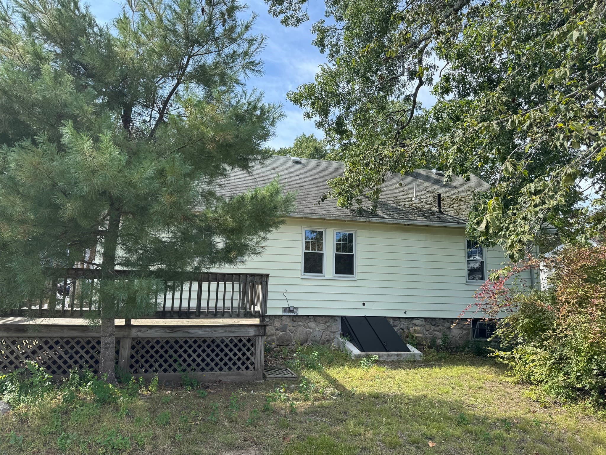 Single Family Residence at 45 Robinswood Rd, Weymouth MA 02190, Weymouth, photo 5 of 12